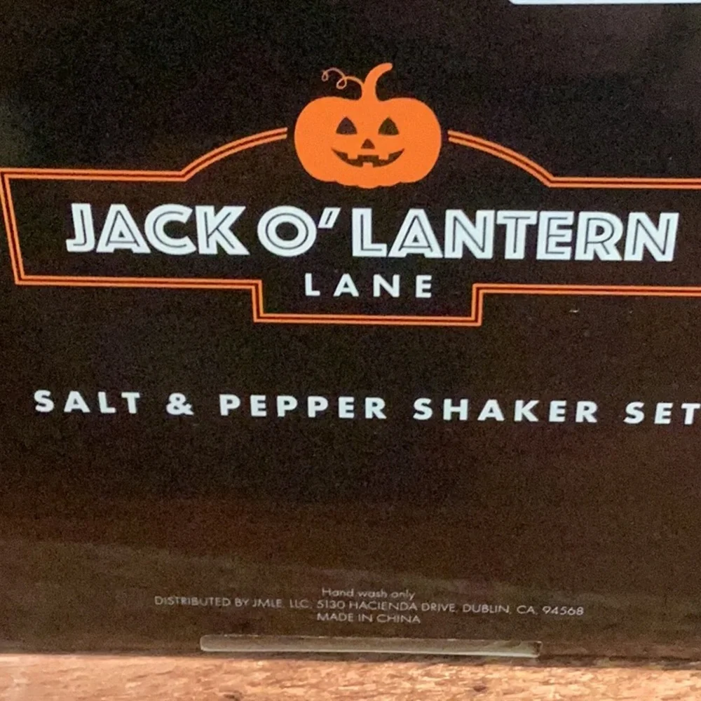 Halloween Skeleton Head Salt & Pepper Set
